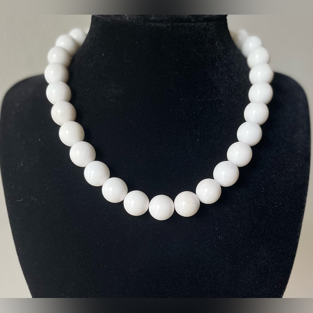 Ceramic White 🤍 Bead Necklace